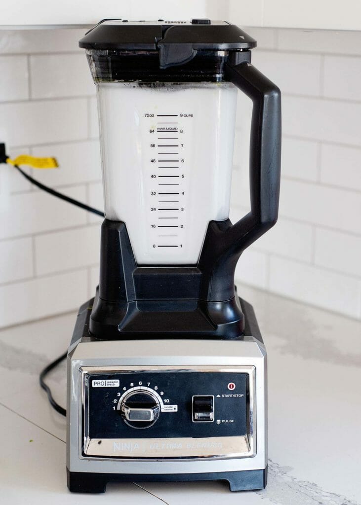 how to clean a high-speed blender