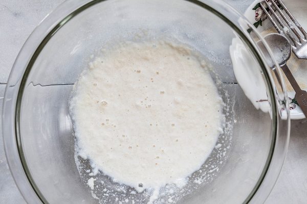 Mix the milk and the gelatin together for the panna cotta recipe